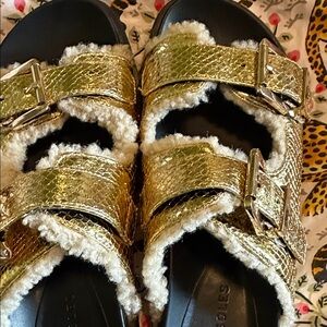 New Size 8 gold and Shearling Strap Sandals. AEROSOLES